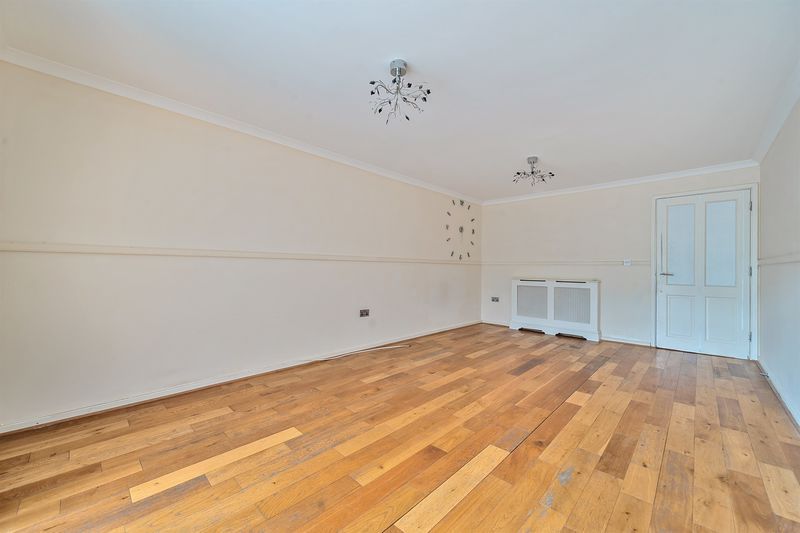 Property photo 2 of 13 Photo 3