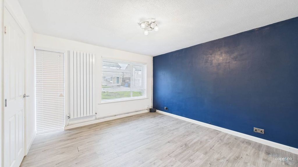 Property photo 3 of 14 4344687