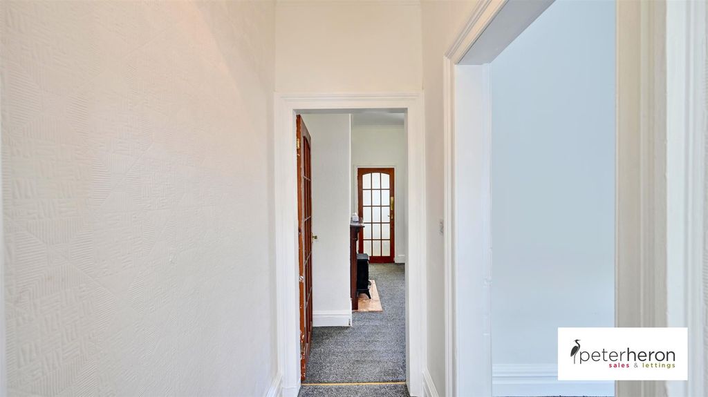 Property photo 2 of 15 Entrance Hall