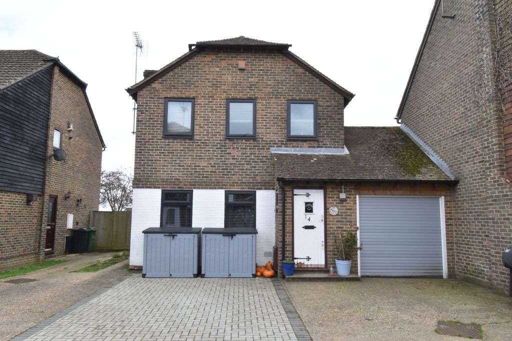 Property photo 1 of 11