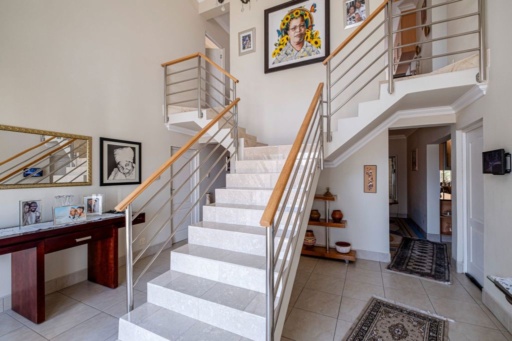 Property photo 3 of 42 1Plz1680333