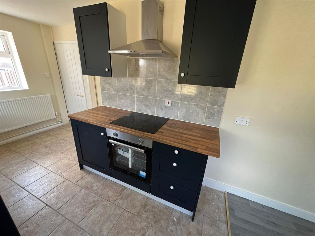 Property photo 3 of 11 6ce8F232-B705-4cd6-87Cb-75c072Ab2814.Jpg