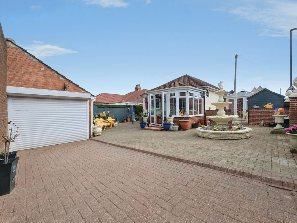 Property photo 2 of 15 Photo 6