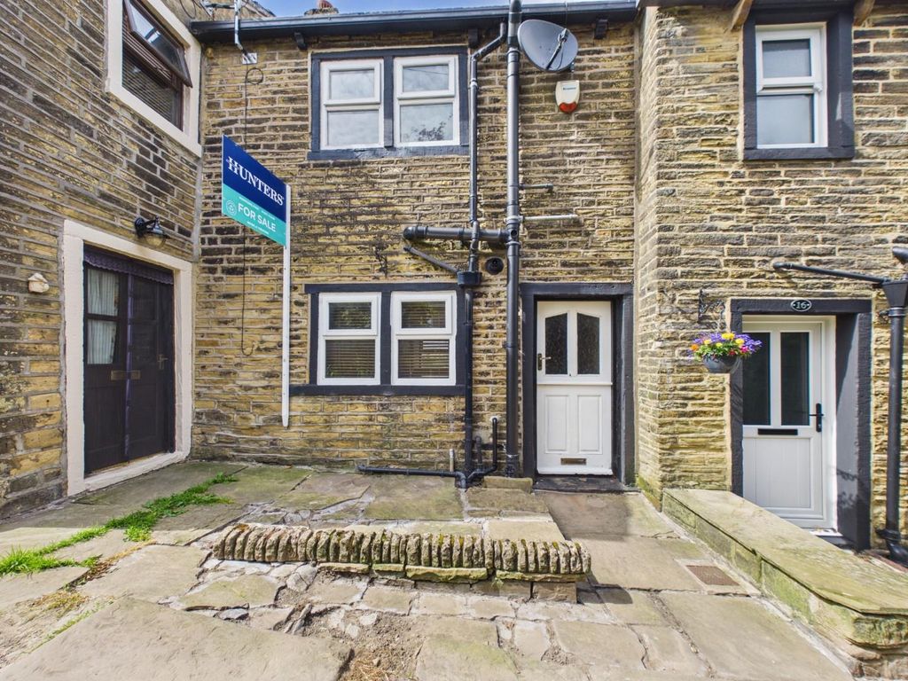 Property photo 1 of 16 Cam01268G0-Pr0488-Still013.Jpg