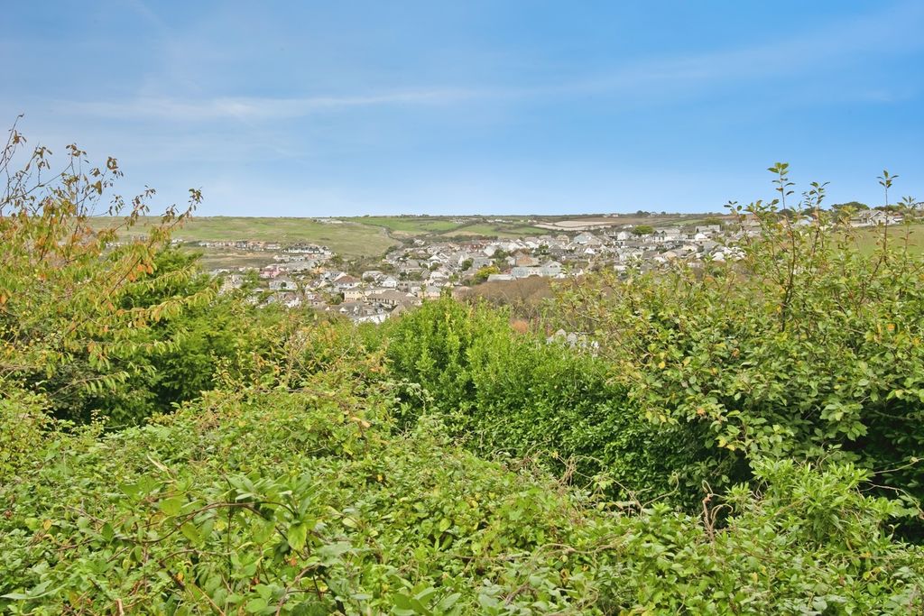 Property photo 3 of 14 Pbox-Img.Jpg