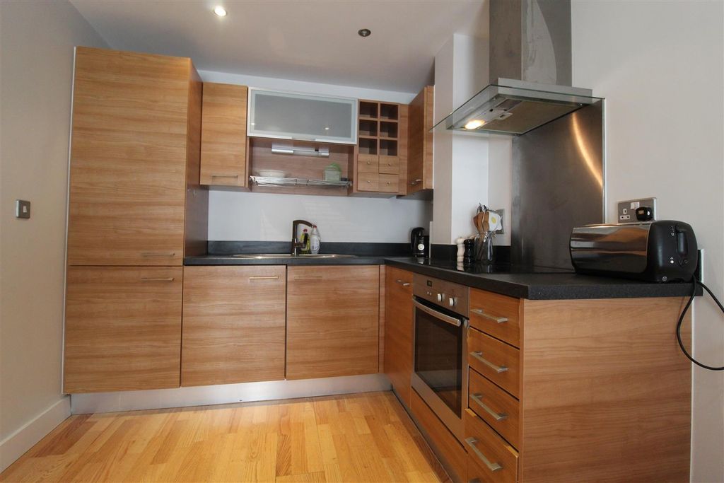 Property photo 3 of 6 Kitchen.Jpg