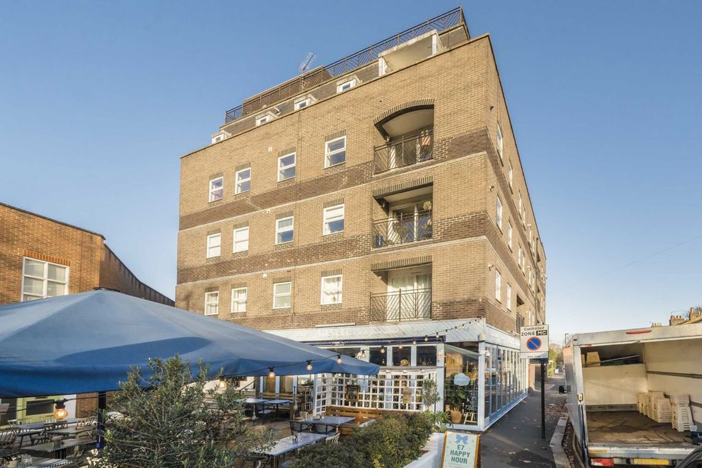 Property photo 1 of 6