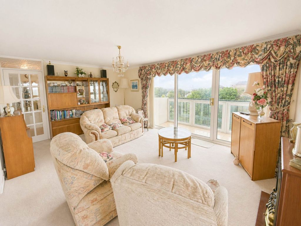 Property photo 3 of 20