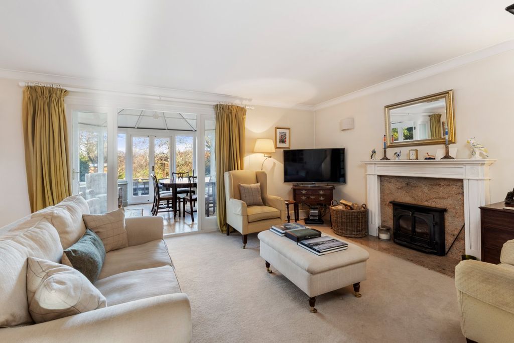 Property photo 2 of 18 Living Room