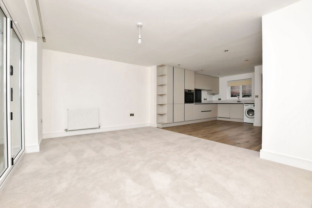 Property photo 2 of 12 Pbox-Img.Jpg