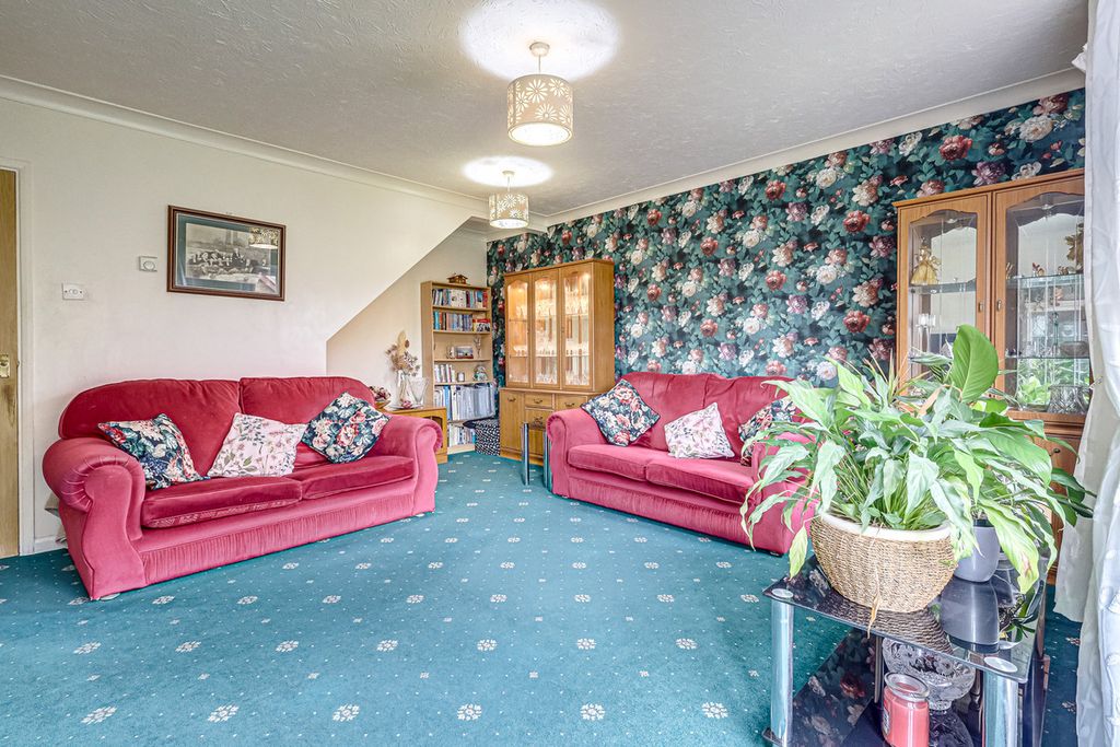 Property photo 3 of 27