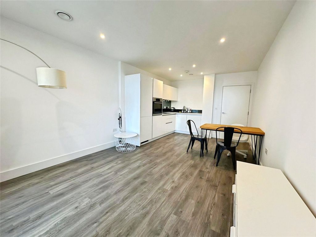 Property photo 1 of 7 Reception/Kitchen