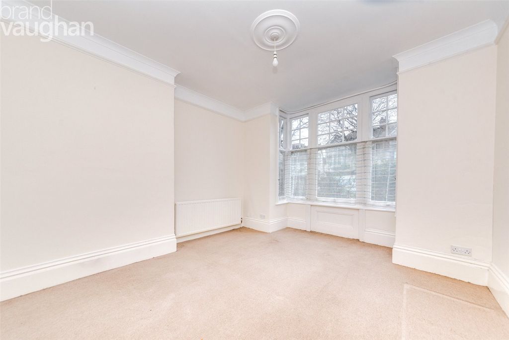 Property photo 3 of 7 Picture No. 05