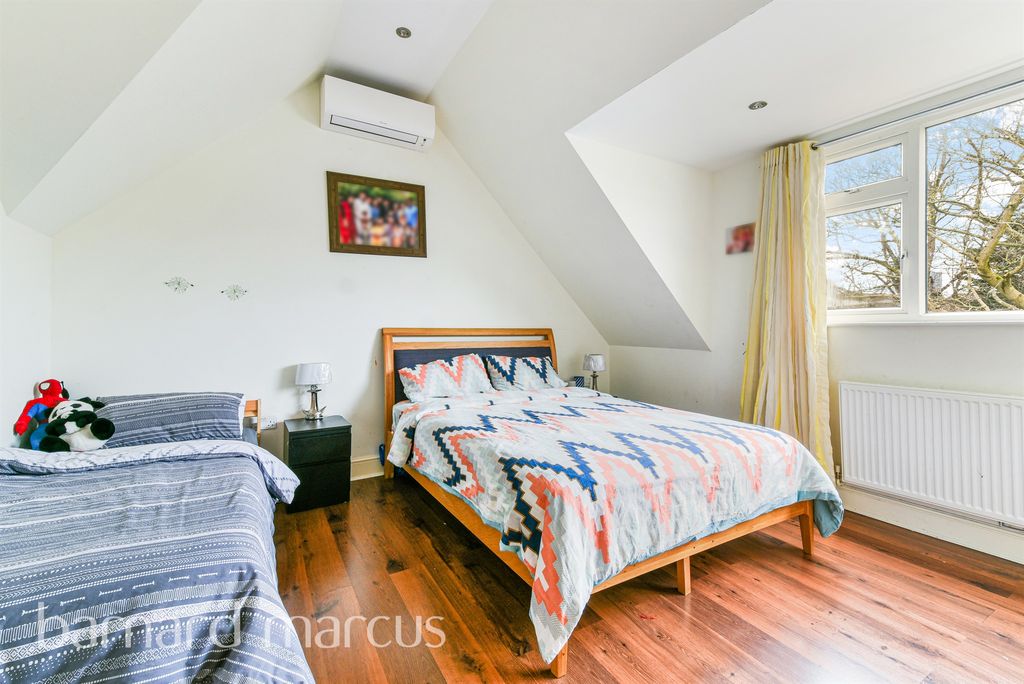Additional image 10 of 5 bed bungalow for saleDeepdene Avenue, Croydon CR0
