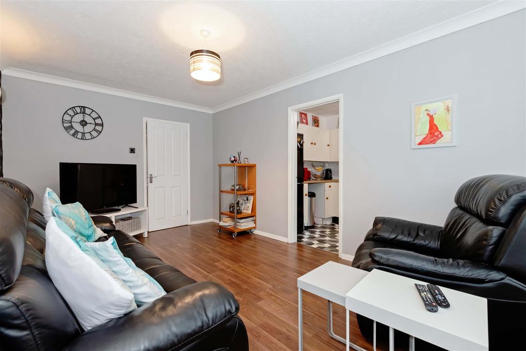 Property photo 3 of 10 8 Southon View_10.Jpg