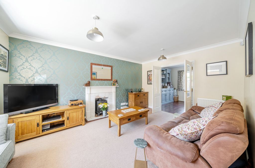 Property photo 3 of 25 1296759-31-682F69...