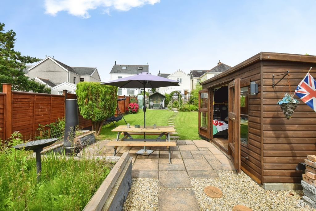Property photo 2 of 20 Pbox-Img.Jpg