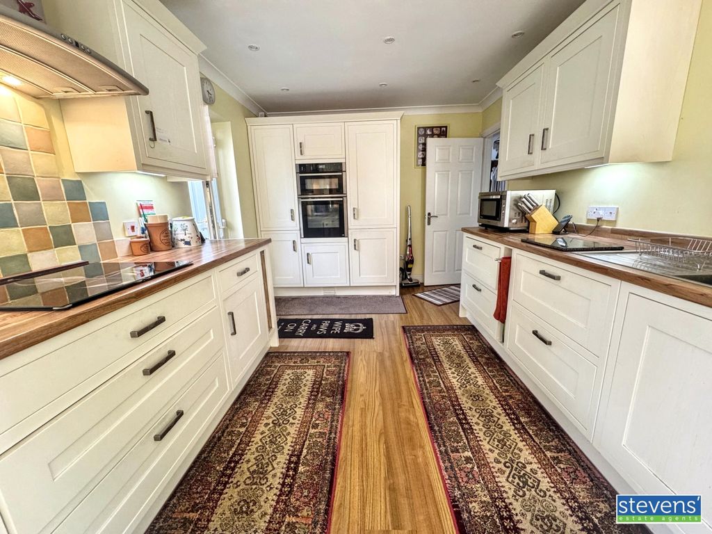 Property photo 3 of 19 Img_3519