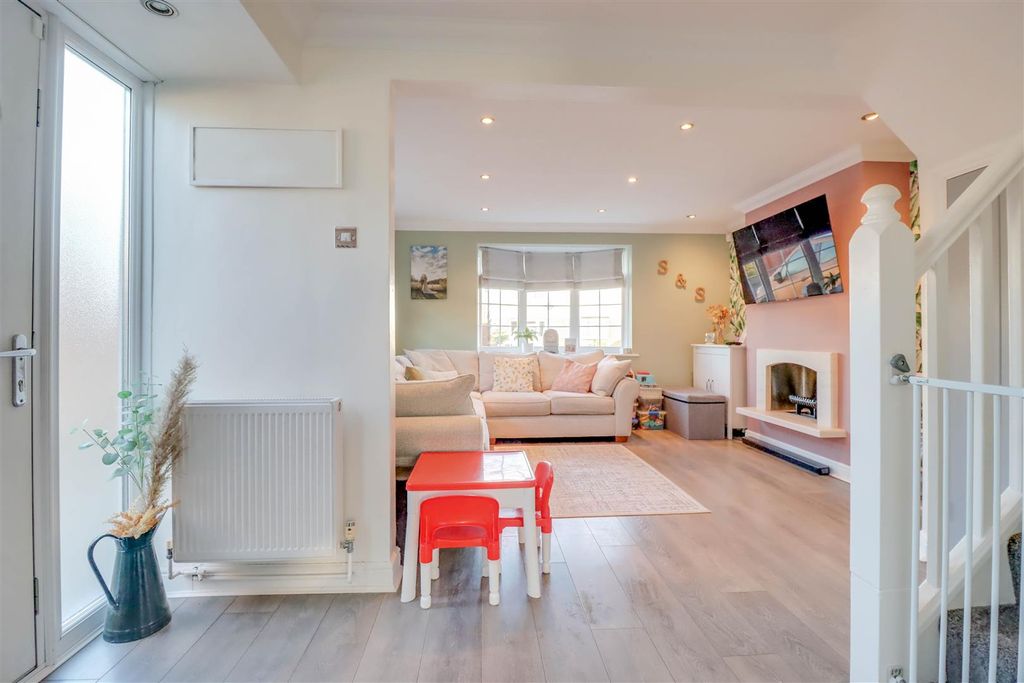 Property photo 3 of 15 2 Reeds Way Inside-2.Jpg