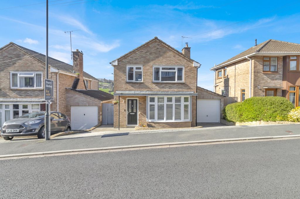 Property photo 1 of 31 Front