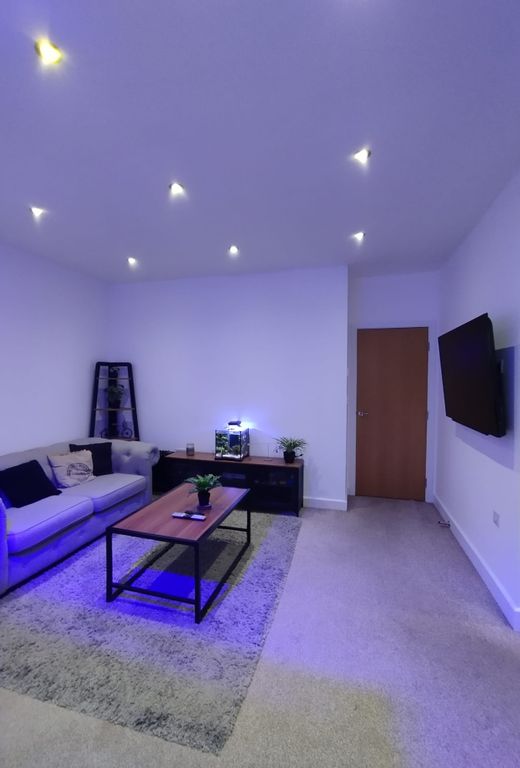 Property photo 3 of 10 Lounge