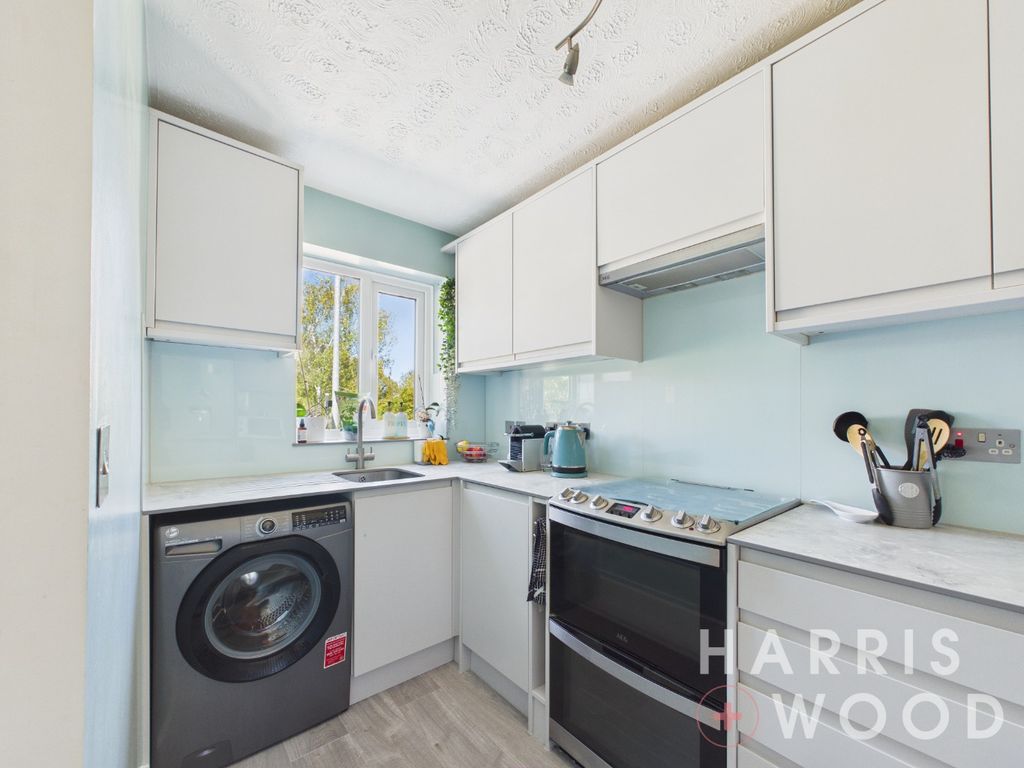 Property photo 2 of 19 5085465
