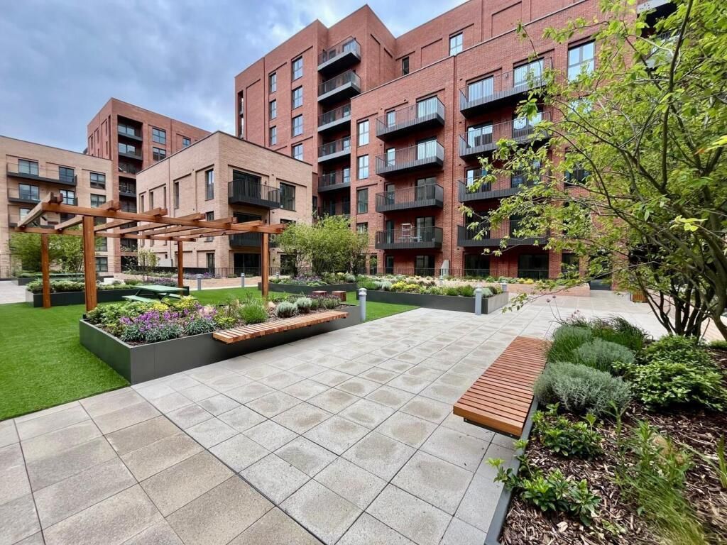 Property photo 3 of 3 Watsonia Court Nw9