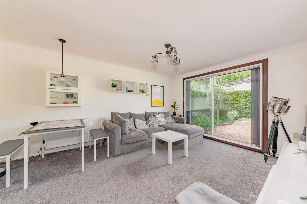 Property photo 3 of 19 27 Hillview Road Balmullo-1.Jpg