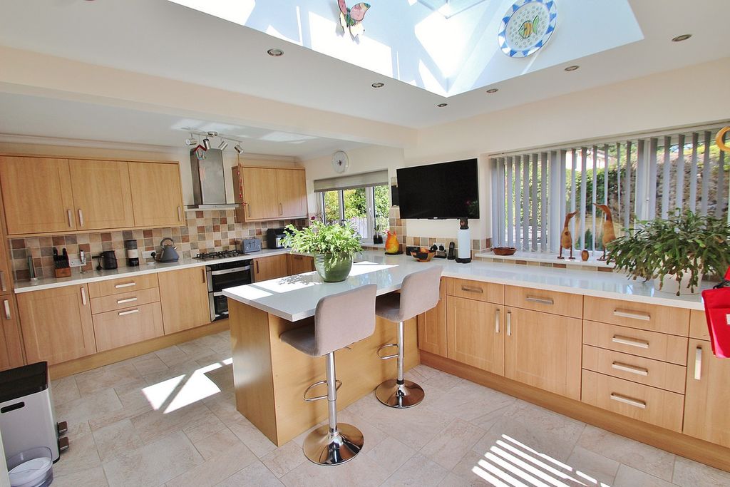 Property photo 2 of 16
