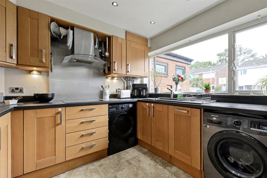 Property photo 3 of 33 Kitchen_1.Jpeg