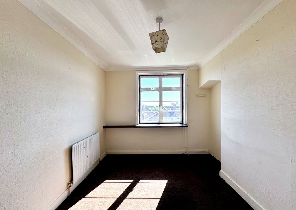 Property photo 3 of 7 177B Harrow Road (3)