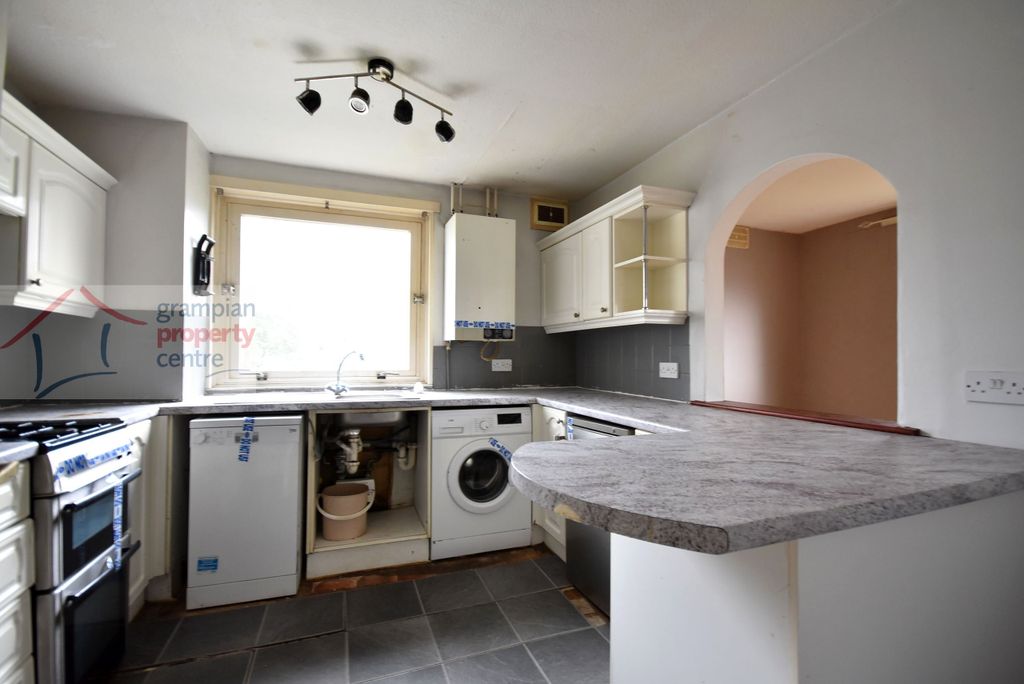 Property photo 2 of 10 Kitchen .Jpg