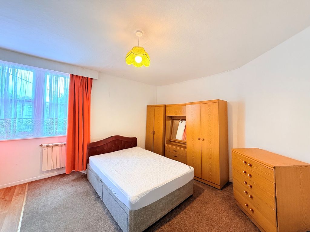 Property photo 1 of 4