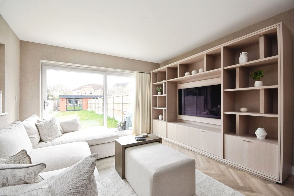 Property photo 3 of 19