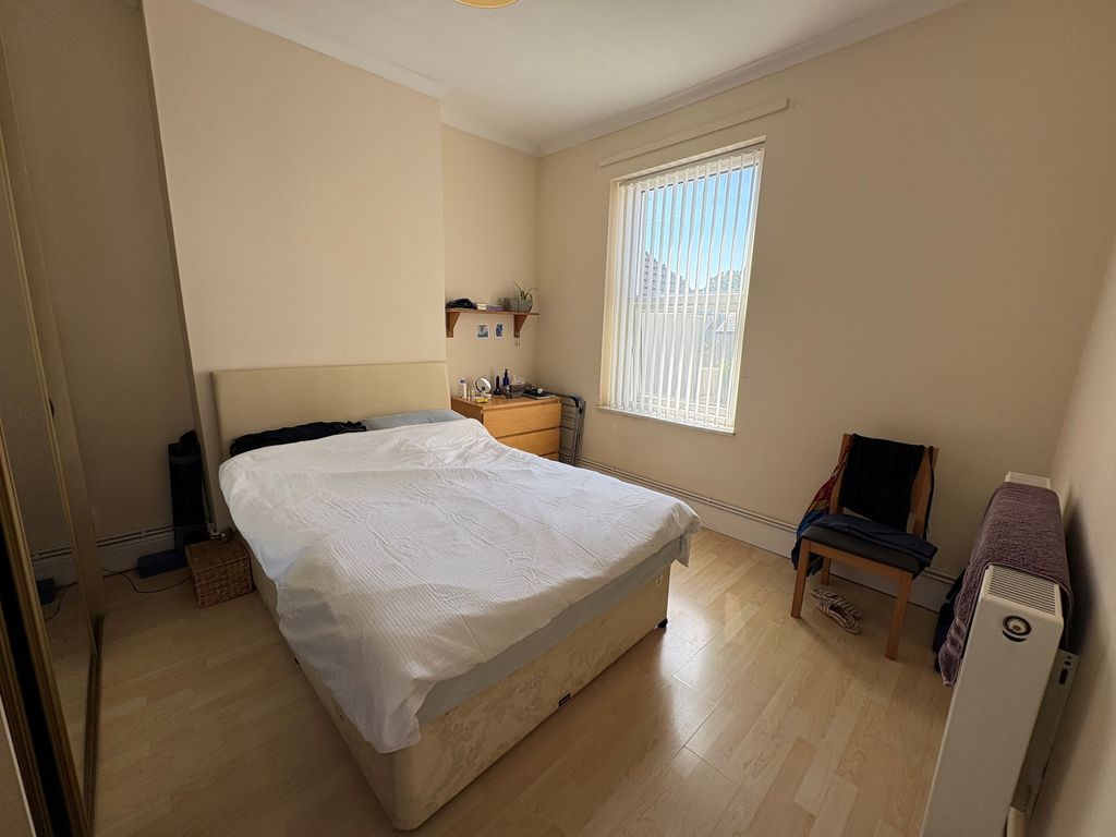 Property photo 3 of 6 Bedroom 1
