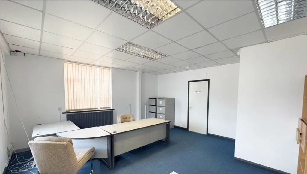 Property photo 1 of 3