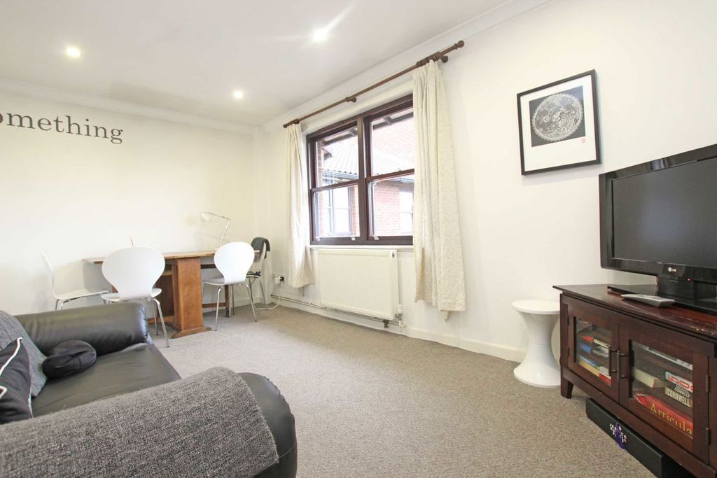 Property photo 2 of 5