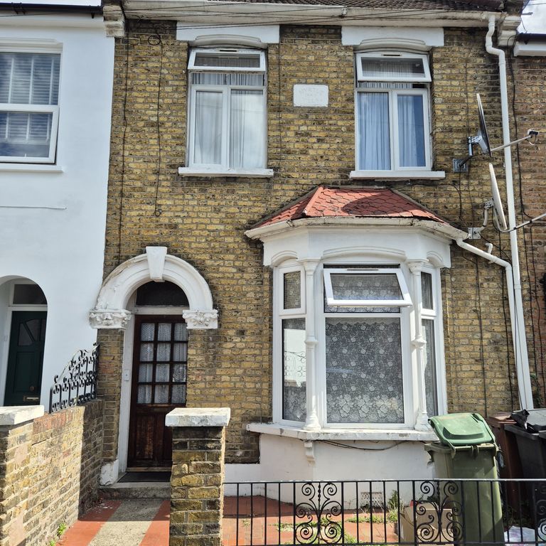 Property photo 1 of 7