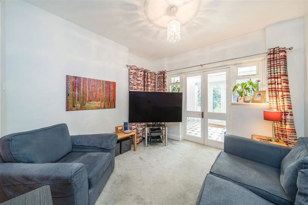 Property photo 3 of 6