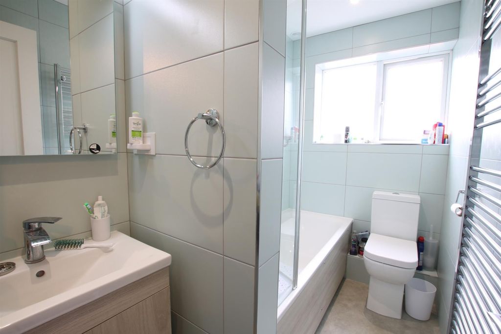 Property photo 3 of 9 Bath.Jpg