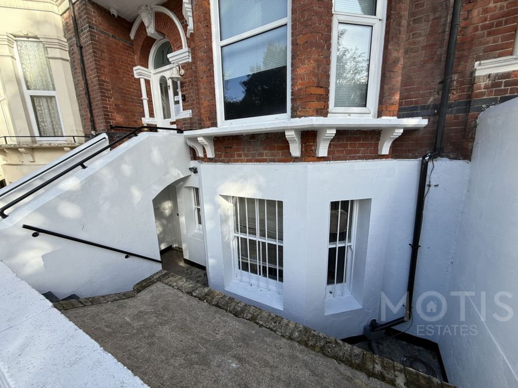 Property photo 2 of 5 Photo 2