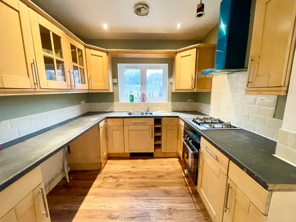 Property photo 1 of 28