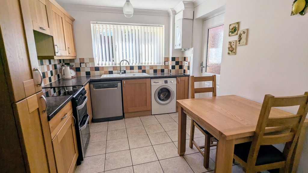Property photo 2 of 23