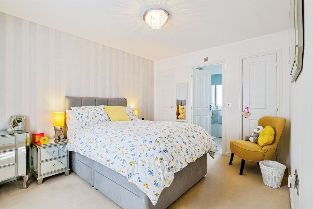 Property photo 2 of 22