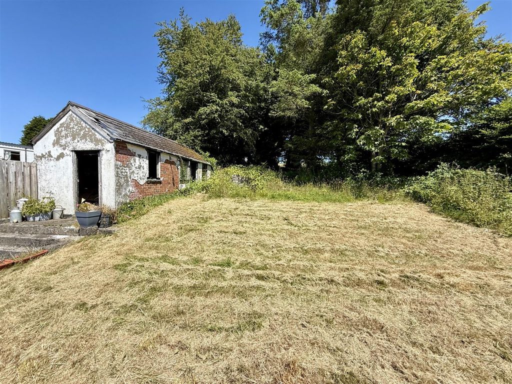 Property photo 2 of 27 Externally