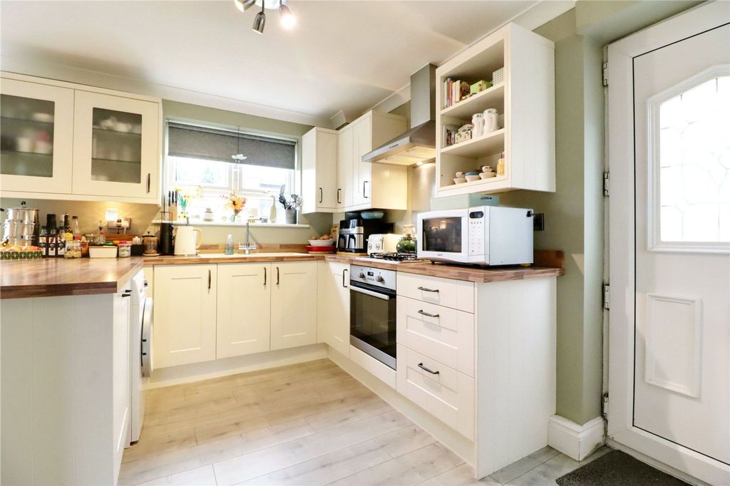 Property photo 3 of 30
