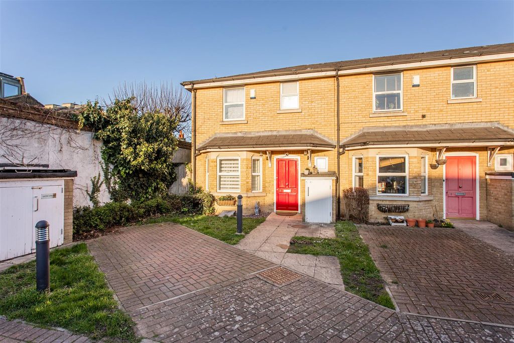 Property photo 1 of 13 Exterior