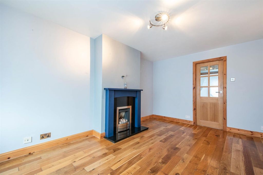 Property photo 2 of 22 Lounge