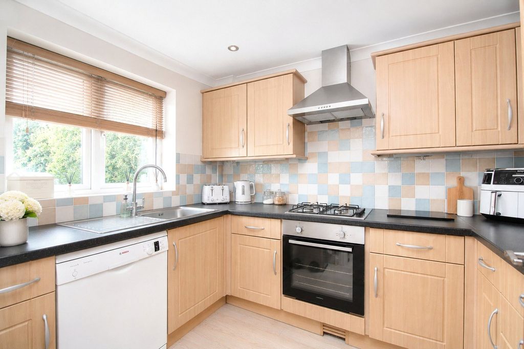 Property photo 3 of 10 Picture No. 25