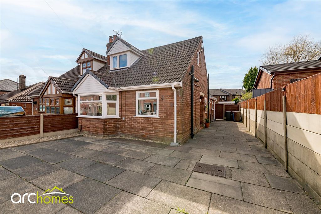 Property photo 1 of 26 Tyldesley Old-27.Jpg